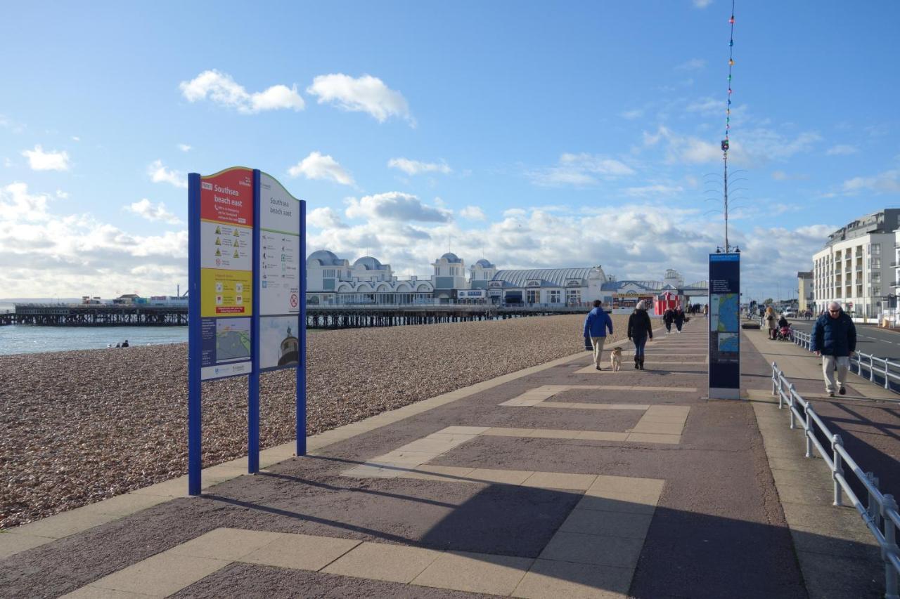 Ann Apartments Opposite The Pier With Sea View Portsmouth Eksteriør billede