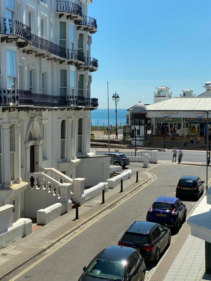 Ann Apartments Opposite The Pier With Sea View Portsmouth Eksteriør billede